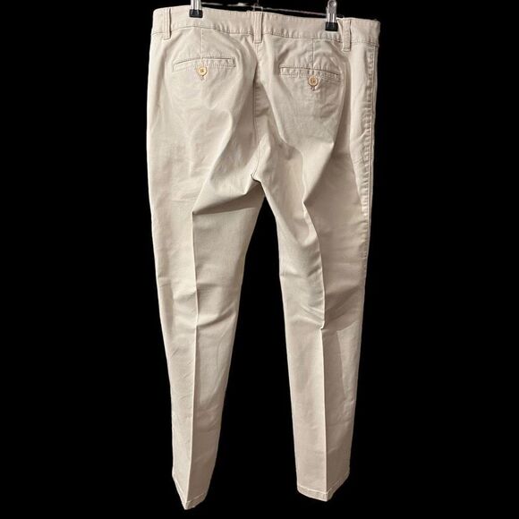 Talbots Women’s Pleated Khakis / SZ: 10P / EUC - Picture 7 of 9